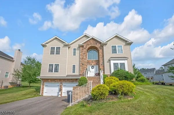 6 Jacob Way, Lopatcong Twp., NJ 08865