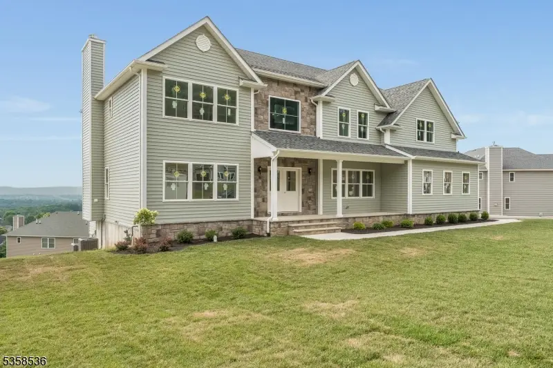 4 Spring Ct, Lopatcong, NJ 08865 - Image #1