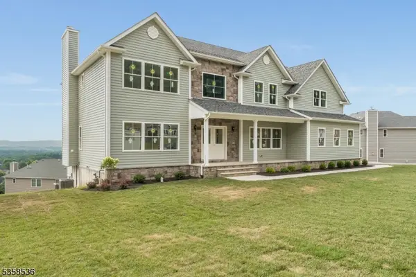 4 Spring Ct, Lopatcong Twp., NJ 08865