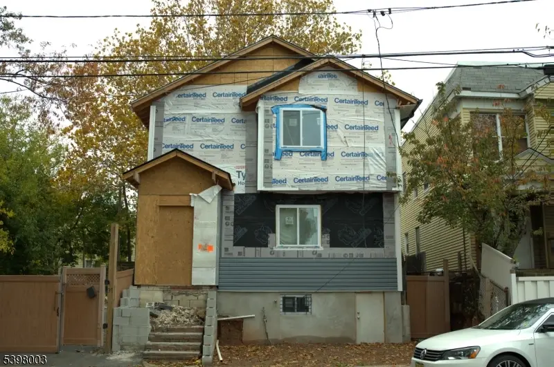 39 Wolcott Ter, Newark, NJ 07112 - Image #3