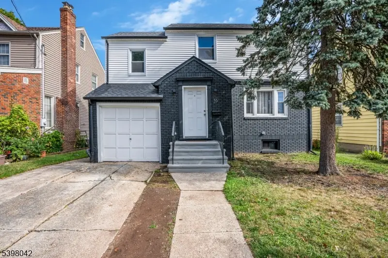 16 Pleasant Ave, Belleville, NJ 07109 - Image #2