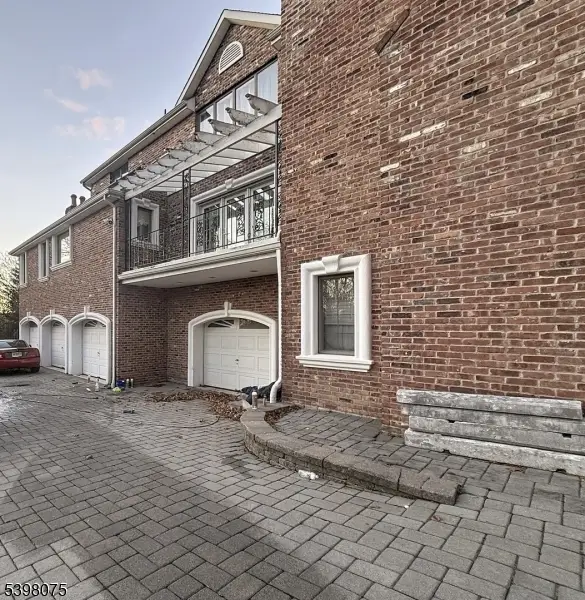 19 Powder Hill Rd, Saddle River, NJ 07458 - Image #2