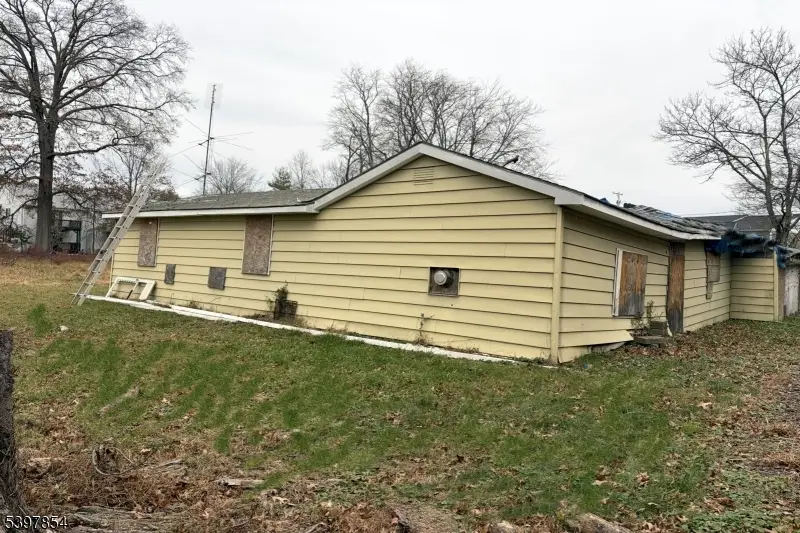 8 Reasoner Ln, Flemington, NJ 08822 - Image #1