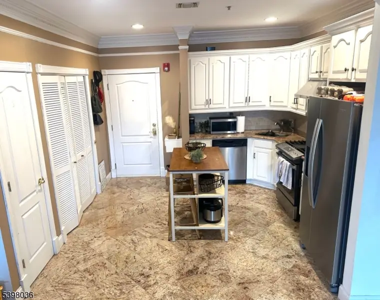 411-419 Chestnut St #2D, Newark, NJ 07105 - Image #1