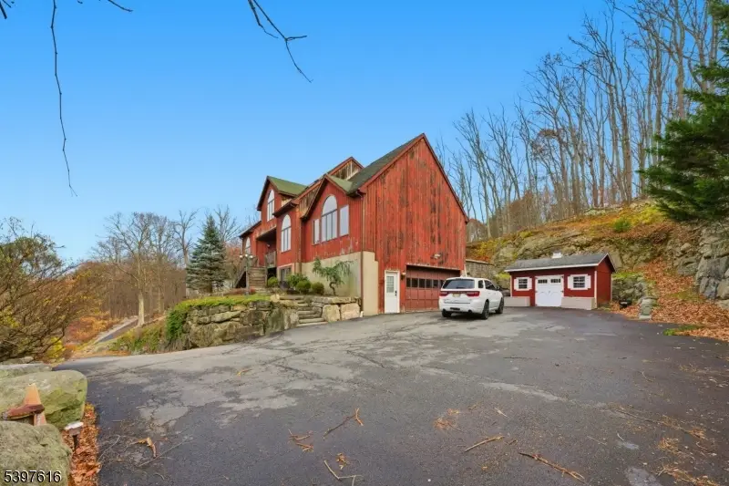 11 Joan Dr, Byram Center, NJ 07874 - Image #2