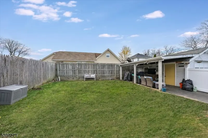 19 Pearl St, Bloomingdale, NJ 07403 - Image #3