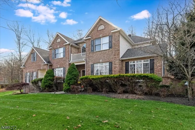 10 King Alex Ct, Sparta, NJ 07871 - Image #1
