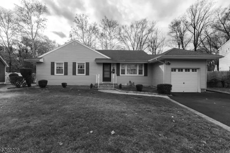 169 Valley View Rd, Hillside, NJ 07205 - Image #3