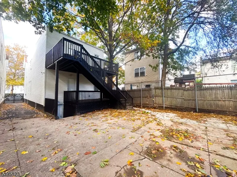 676 S 20th St, Newark, NJ 07103 - Image #3