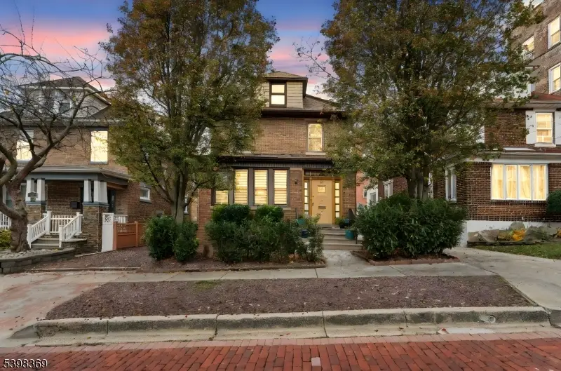 25 75th St, North Bergen, NJ 07047 - #1