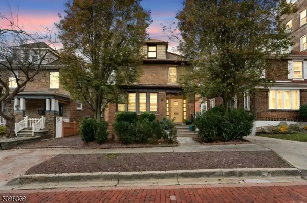 25 75th St, North Bergen Twp., NJ 07047