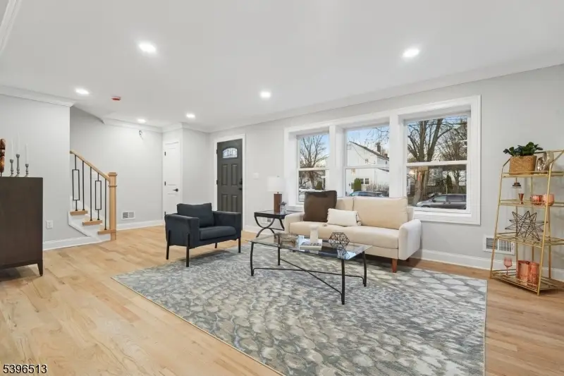 7 Concord Dr, Livingston, NJ 07039 - Image #3