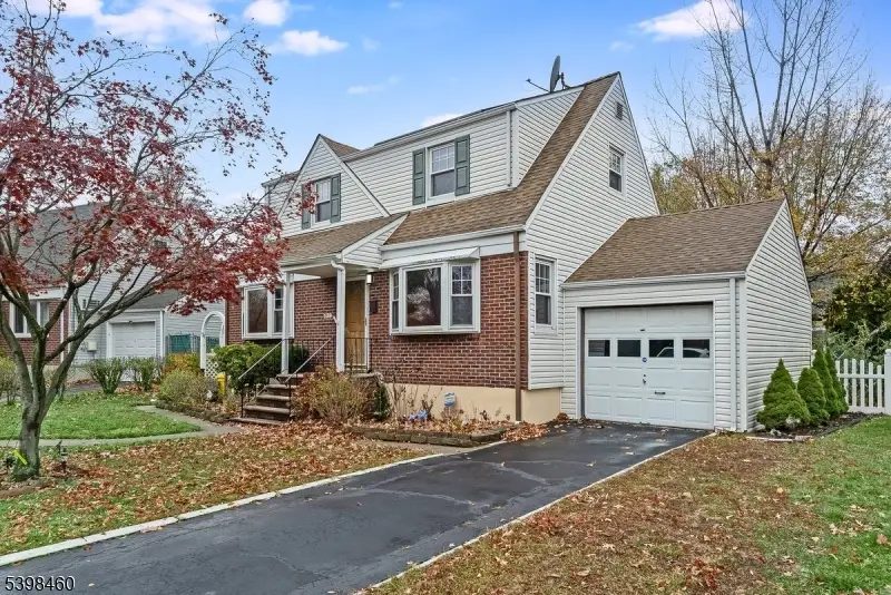159 Sherwood Ave, Teaneck, NJ 07666 - Image #2