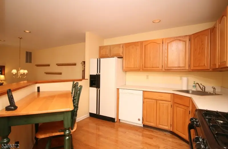 37 Maple Ln, Mount Arlington, NJ 07856 - Image #3