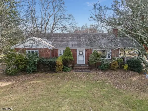 158 Featherbed Lane, Raritan Twp., NJ 08822