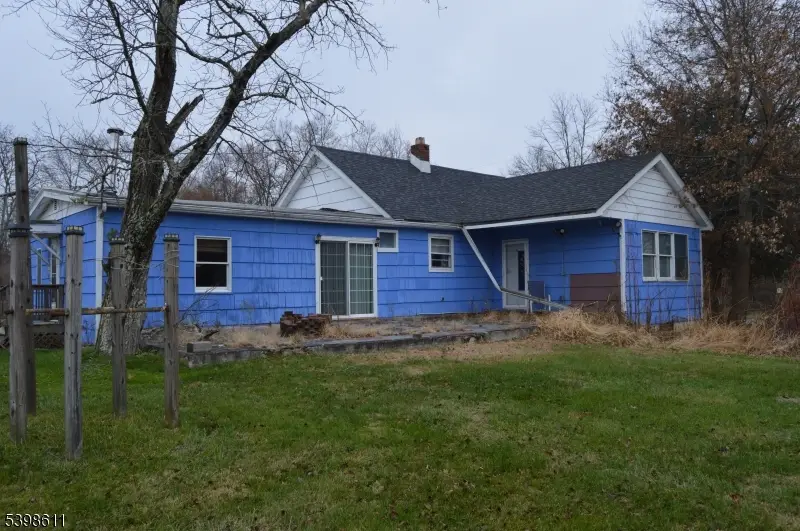 92 Oak Grove Rd, Raritan Township, NJ 08822 - Image #1