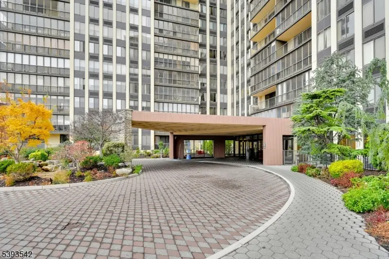 300 Winston Dr-c1601 #1601, Cliffside Park, NJ 07010 - Image #2
