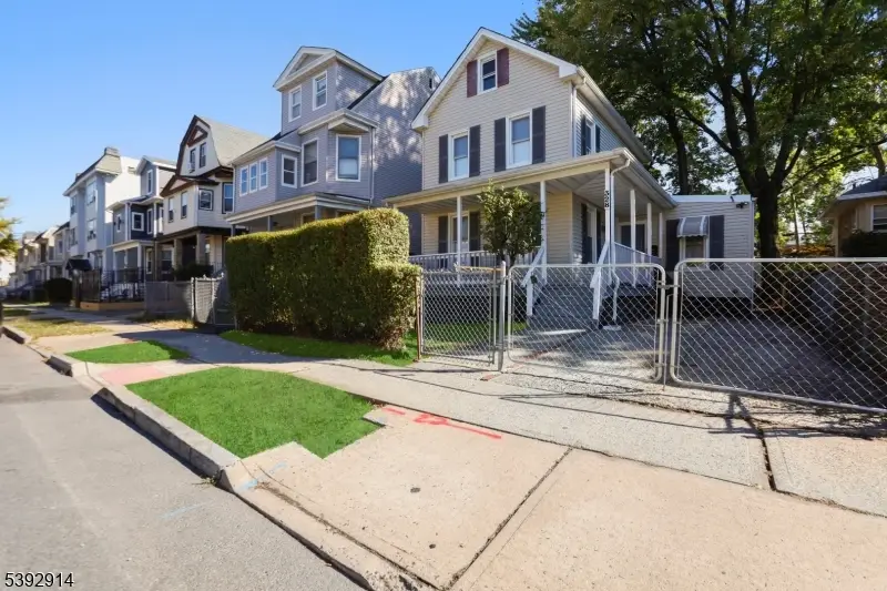 328 Halsted St, East Orange, NJ 07018 - Image #3