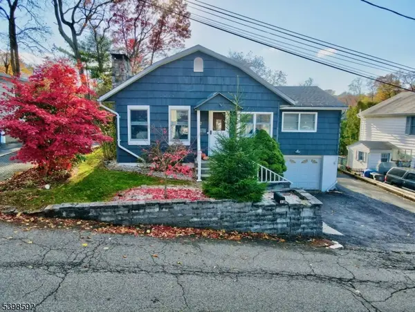 22 Innis Ave, Hopatcong Boro, NJ 07843