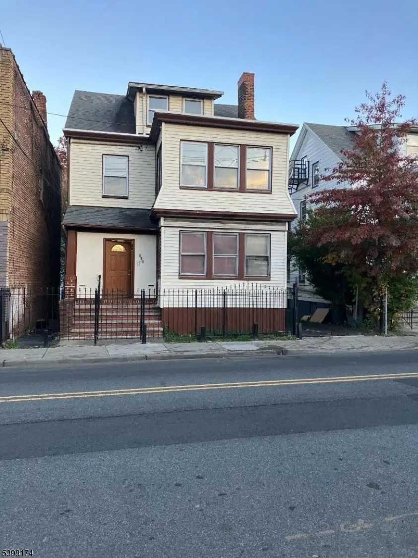 164 Stuyvesant Ave, Newark, NJ 07106 - Image #1