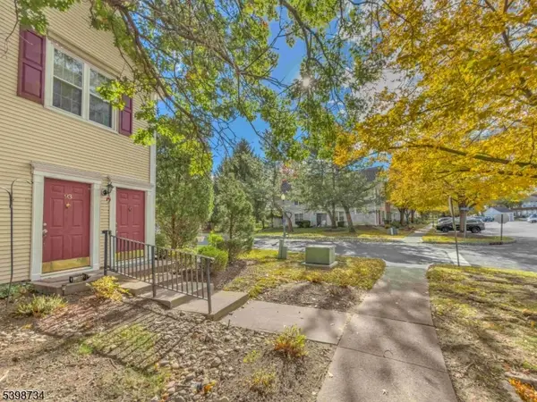 93 Gregory Ln, Franklin Twp., NJ 08823