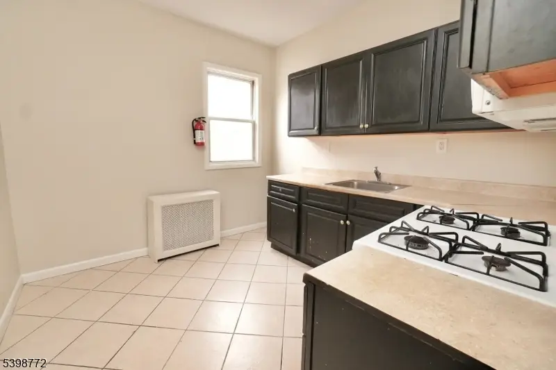 78 Eaton Pl, Newark, NJ 07017 - Image #3