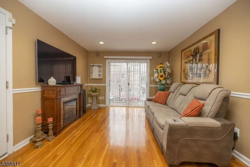 663 S Park St, Elizabeth, NJ 07206 - Image #3