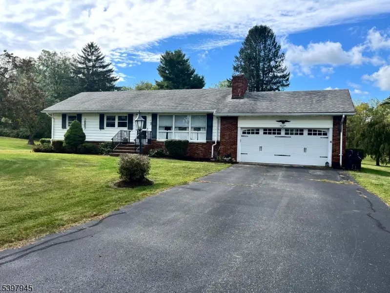 17 Longview Rd, Hardyston, NJ 07419 - Image #2