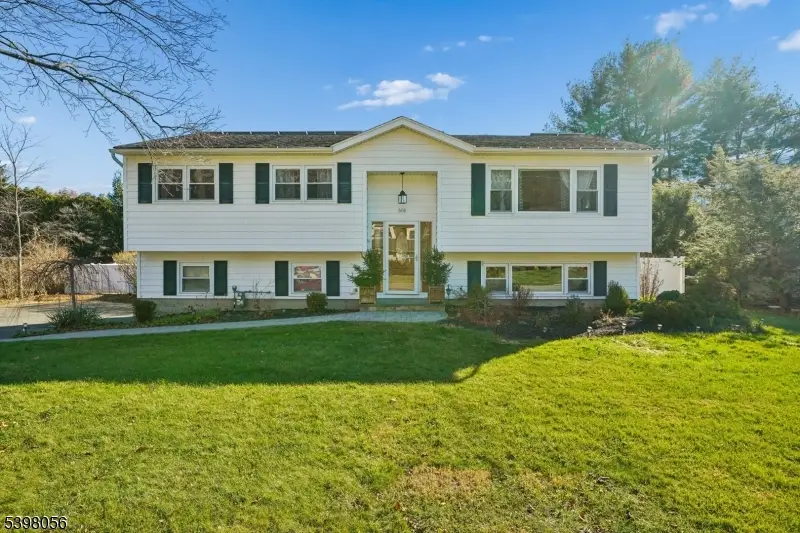 508 Hamilton Dr, Hackettstown, NJ 07840 - Image #2