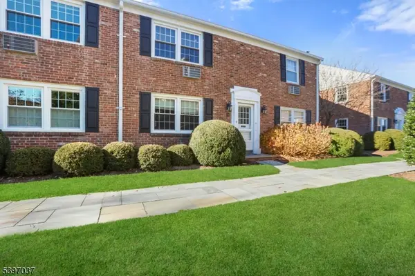 68-86 New England Ave Unit 18 #18, Summit City, NJ 07901