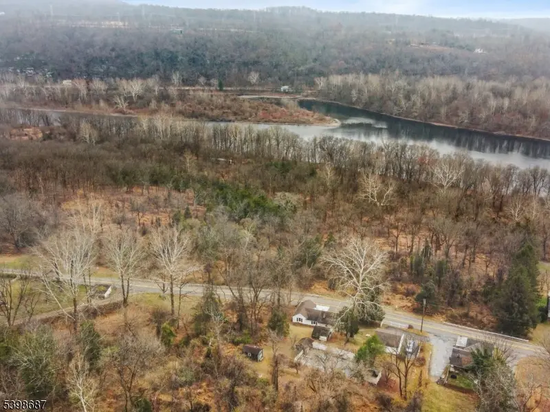 398 Riegelsville Rd, Holland, NJ 08848 - Image #2