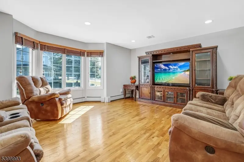 4 Maple Ave, Waldwick, NJ 07463 - Image #3