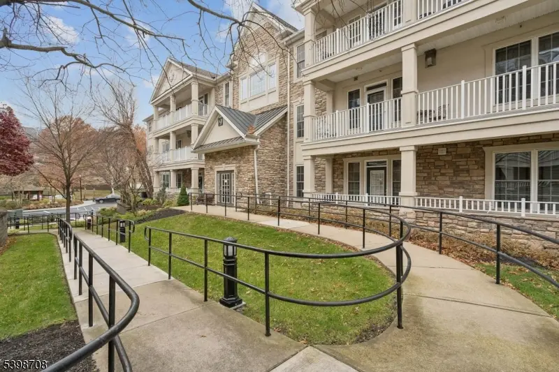 911 Holly Lane #11, Cedar Grove, NJ 07009 - Image #2