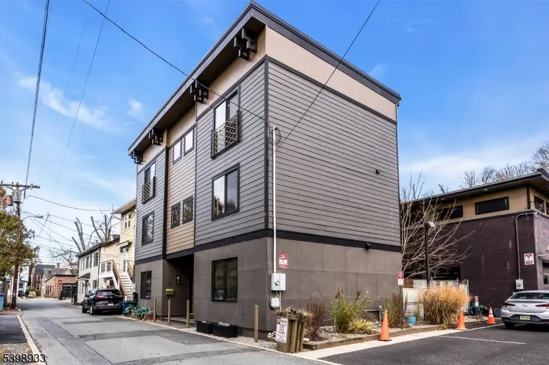 10 Mccready's Alley, Lambertville, NJ 08530 - Image #1