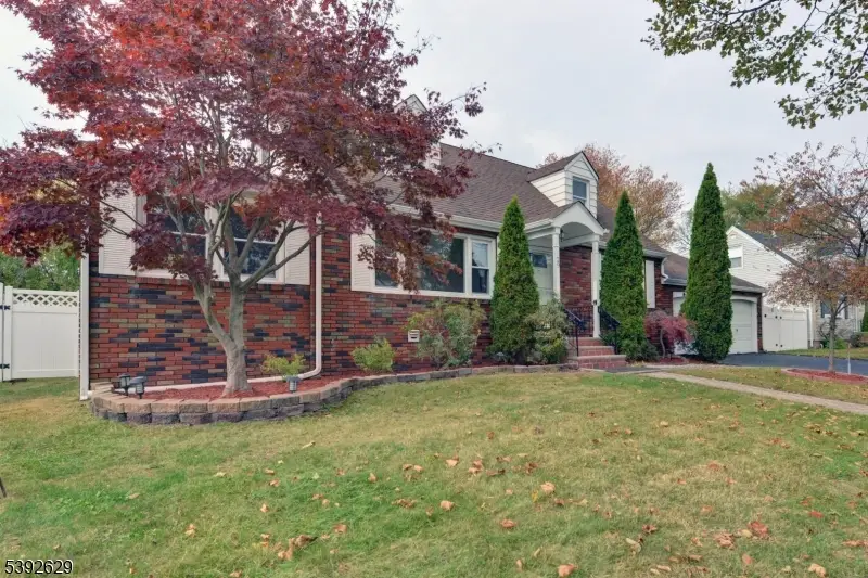 29 Winifred Dr, Totowa, NJ 07512 - Image #2