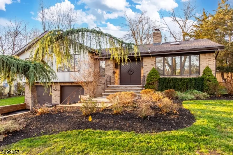 19 Park Dr, Livingston, NJ 07039 - Image #1