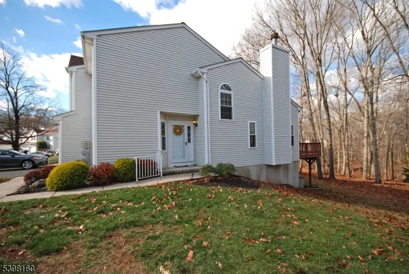 34 Iroquois Trl, Branchburg, NJ 08876 - Image #2