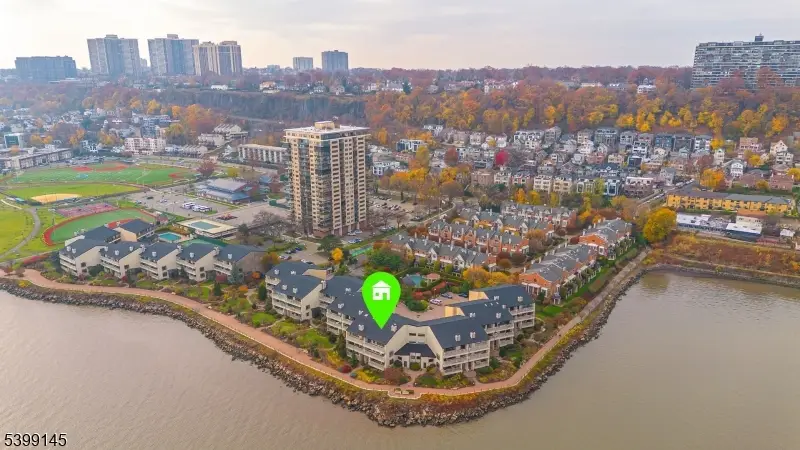 1225 River Rd #7D, Edgewater, NJ 07020 - Image #1