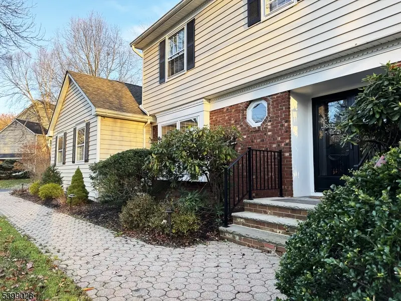 70 Hampton Rd, Chatham Township, NJ 07928 - Image #2