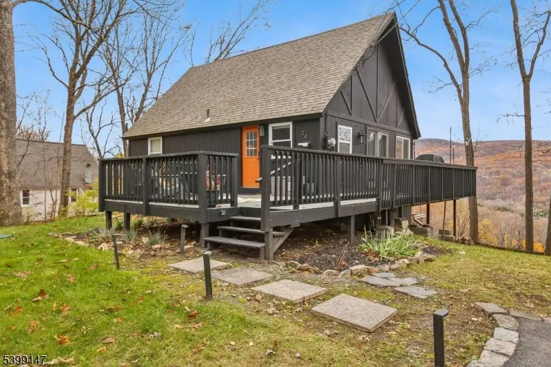 24 Peach Tree Rd, Vernon Township, NJ 07462 - Image #1