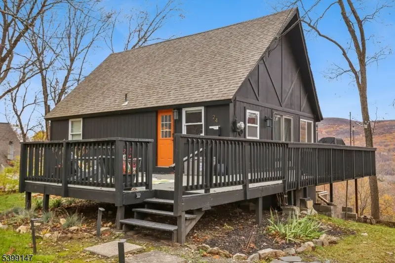 24 Peach Tree Rd, Vernon Township, NJ 07462 - Image #3