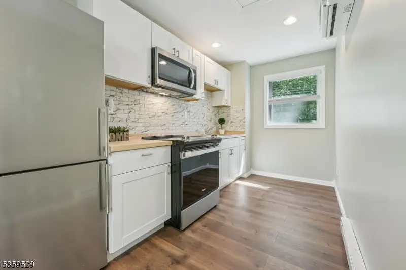 57 Riverlawn Dr, Wayne, NJ 07470 - Image #2