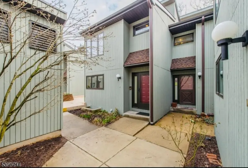 14 Highland Pl, Maplewood, NJ 07040 - Image #2