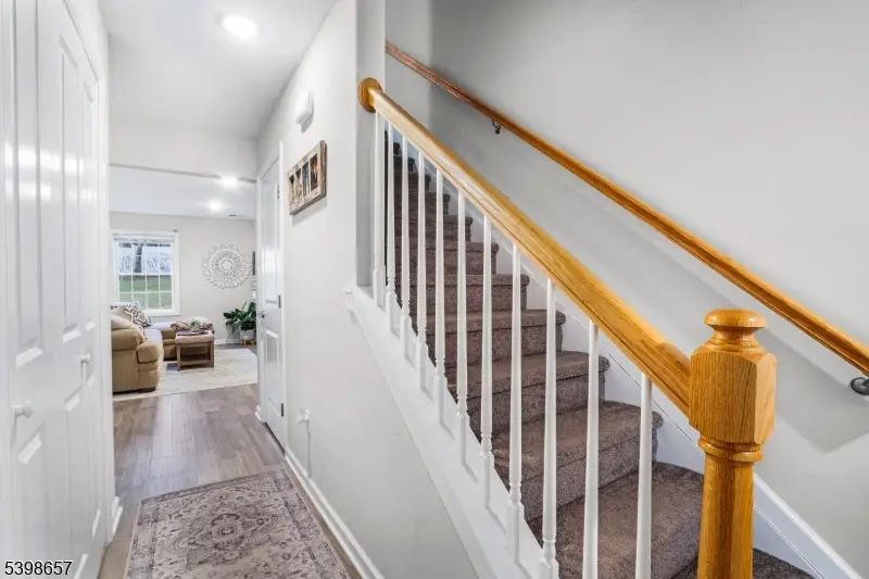 21 Gregg Ct, Newton, NJ 07860 - Image #3