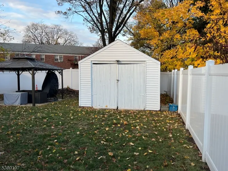 47 Dupont Pl, Irvington, NJ 07111 - Image #2