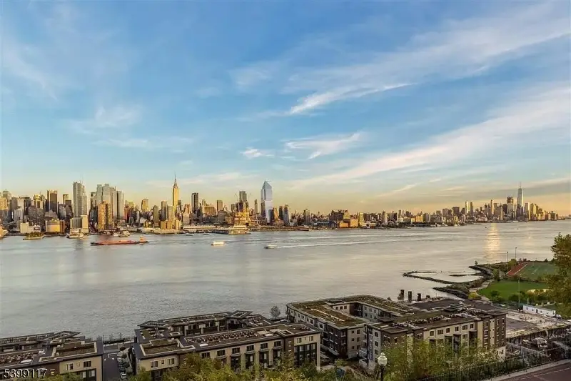 1 Hamilton Ave, Weehawken, NJ 07086 - Image #2