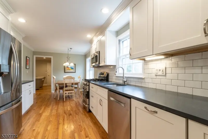 6 Rolling Hill Dr, Morris, NJ 07960 - Image #3