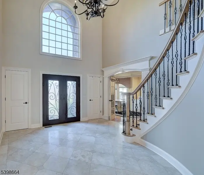 6 Norman Ct, Livingston, NJ 07039 - Image #2