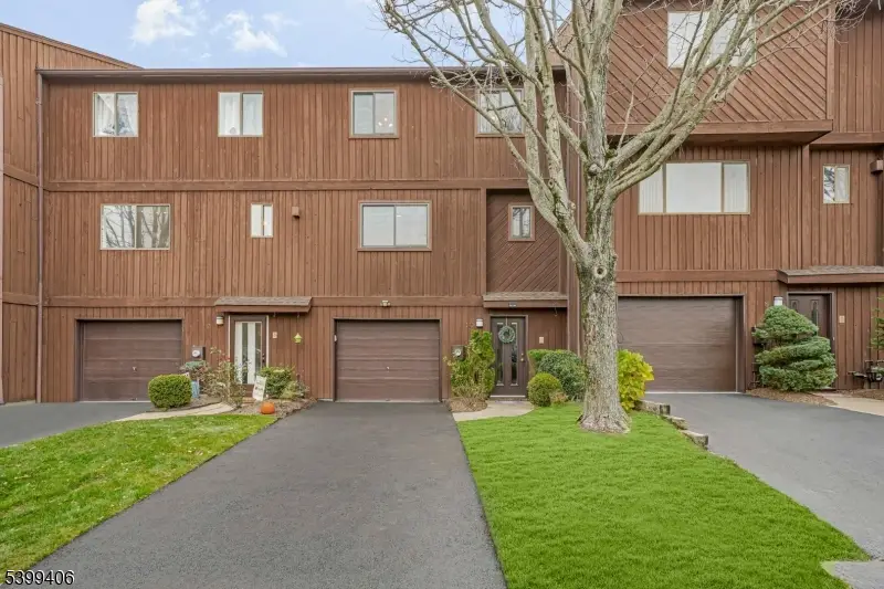 10 Penney Ct, Hawthorne, NJ 07506 - Image #1