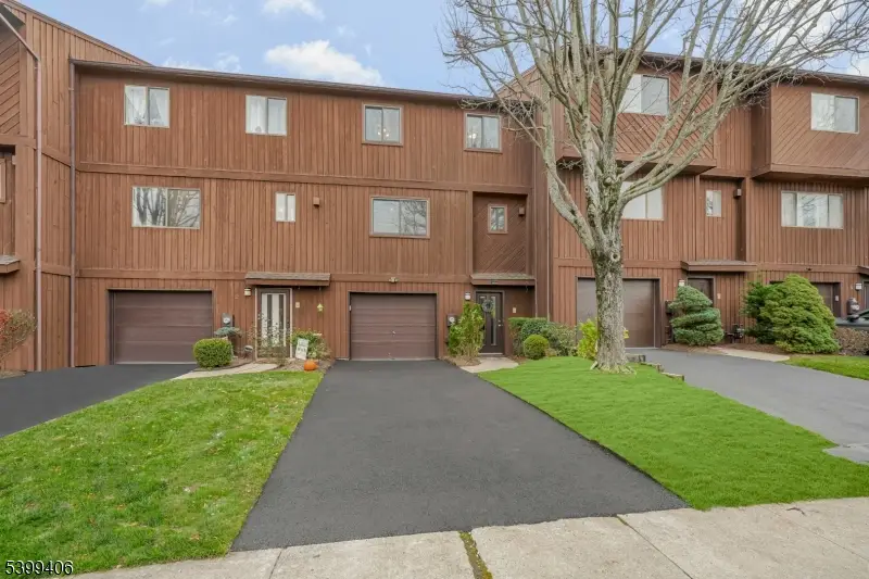 10 Penney Ct, Hawthorne, NJ 07506 - Image #2